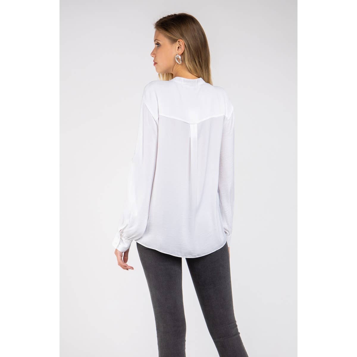 V-Neck Long Sleeve Button-Tabbed Blouse: Olivine / L